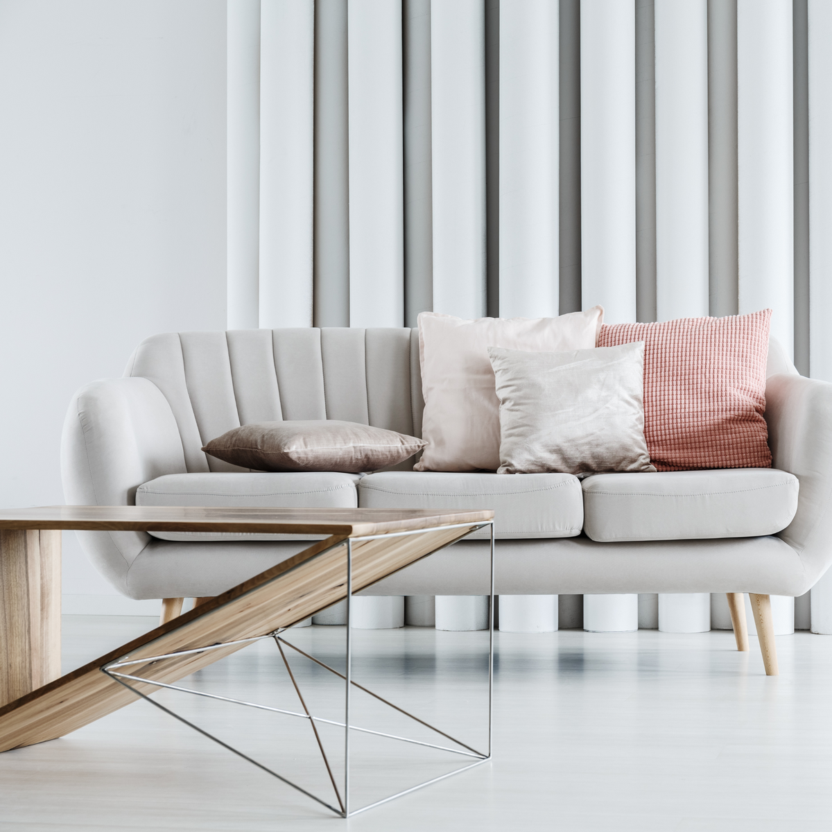 Vélan Coffee Table in Solid Oak and Steel